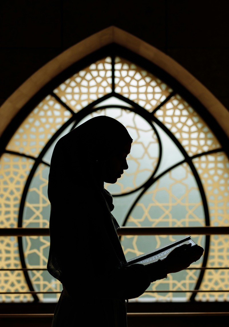 women-praying